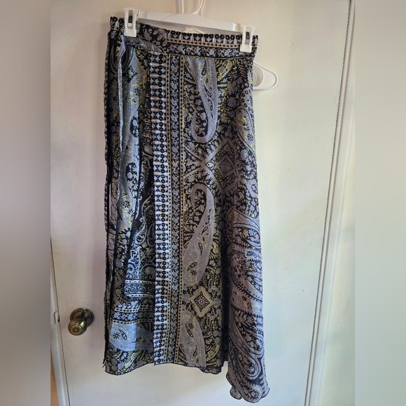 First Impressions Dresses & Skirts - Iris Impressions Reversible Wrap Elegant Paisley Print Skirt Large